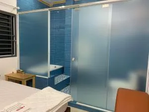 โรงแรมฮั่นฟาด 9 - Hostel Hạnh Phát 9 - Xóm Tràm Cửa