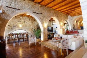 Villa Candice - Luxurious and Historic Villa with sea view