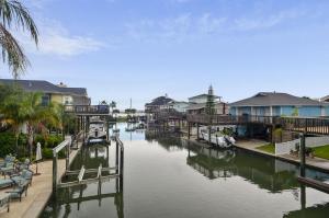 Holiday Home room in The K and R Resort by Ryson Vacation Rentals