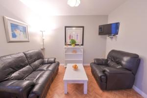 10minDriveCliffsOfMoher-Cozy2Br-Parking-WiFi