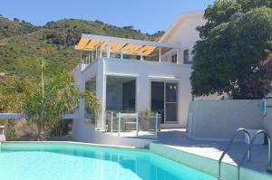 Villa la Vista - by Vacation Service