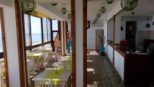 Hemingway rooms in Happy Beach