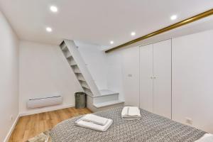 NEWLY RENOVATED ! Stunning 2BR Apt in the Heart of Paris 15