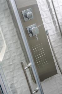 Feel like an Emperor Apartments