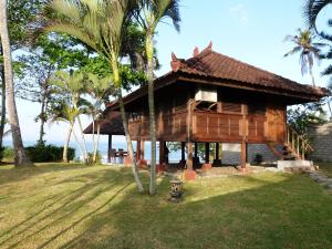 Suraberata, Lalanglinggah, Selemadeg, Tabanan, Bali, Indonesia.