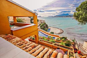 El Portet - beachfront holiday home with private pool in Moraira