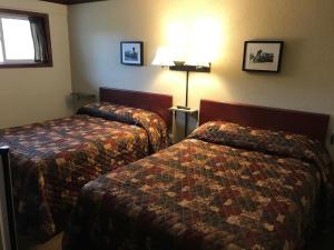 Deluxe Double Room room in Highland Court Motel