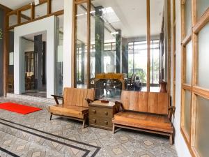 Urbanview Hotel Blok O International by RedDoorz