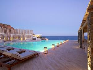 Artemis Deluxe Rooms Milos Greece