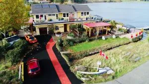 Birds of a Feather Victoria Oceanfront Studio Suites - Metchosin