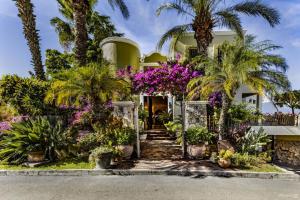 Villa Lucia Arch and Lands End Views - 4200 sq ft Luxury Villa