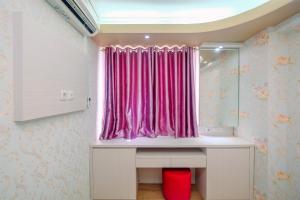 Cozy Stay 2BR Bassura City Apartment By Travelio
