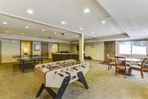 Seven-Bedroom Lodge room in Ridge Top Lodge