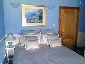 Standard Triple Room room in Carmichael