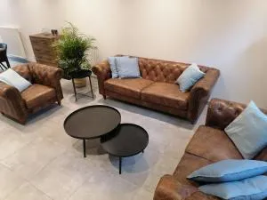 The Front Door N28 - 伊普尔