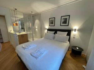 RESIDENCES HARCOURT - Ile Saint Louis - PARIS