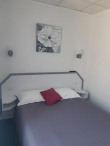 Hotels Hotel de La Croix de Malte : photos des chambres