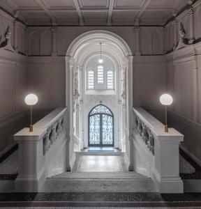 MN6 Luxury Suites by Adrez