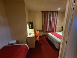 Hotels HOSTELLERIE du CANTAL : photos des chambres