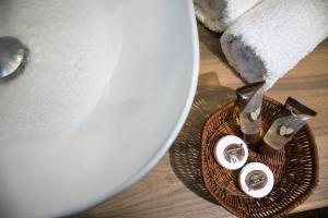 Angelicas Deluxe Rooms in Adamas