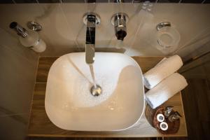 Angelicas Deluxe Rooms in Adamas