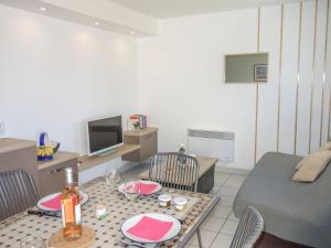 Apartment Le Myflower by Interhome