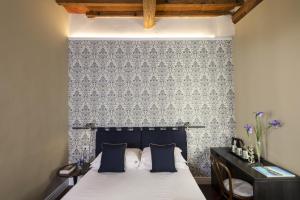 Superior Triple Room room in Parione Uno