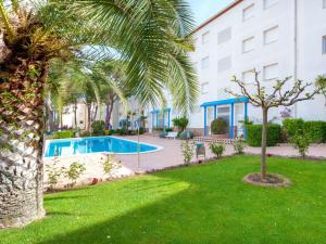 Apartment Residencial Magda Park by Interhome