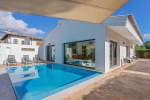 Villa with Private Pool room in Son Veri Vell