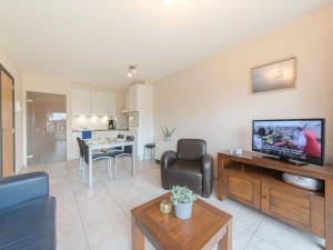 Apartment Green Garden VIII - 105 parking & pool by Interhome