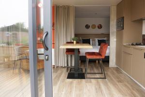 2 2-persoons Hotel lodge