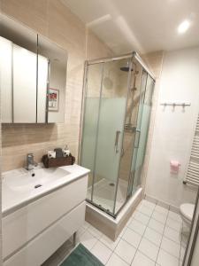 UNE PAUSE SUR LA DIGUE