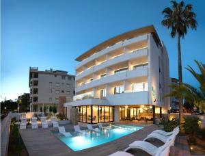 Instants Boutique Hotel