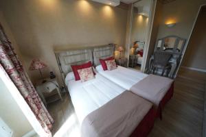 Hotels Hotel du Chateau : photos des chambres