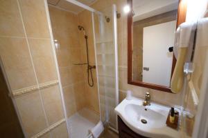 Hotels Hotel du Chateau : photos des chambres