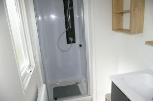 Campings MHVACANCES LOUENT PLUSIEURS MOBILHOMES DANS CAMPING 4 ETOILES PROCHE CHATEAUX et ZOO BEAUVAL : photos des chambres