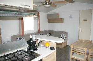 Campings MHVACANCES LOUENT PLUSIEURS MOBILHOMES DANS CAMPING 4 ETOILES PROCHE CHATEAUX et ZOO BEAUVAL : photos des chambres