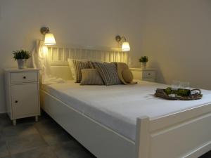 Chez Semiramis The Sun Touch House for 8 persons 5min from the beach