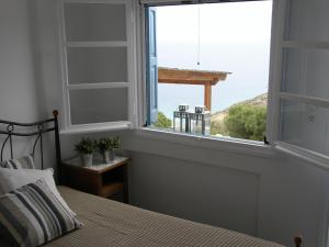 Chez Semiramis The Sun Touch House for 8 persons 5min from the beach