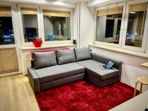 Super Apartament RED Centrum Best View in Town 2x Metro Fast WiFi 300 Mbs Netflix AppleTV SmartTV Spotify Panorama Miasta