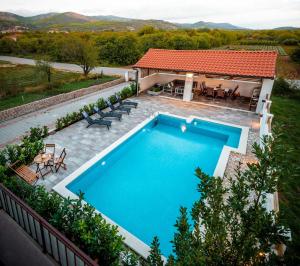 Central Dalmatian Pool&Grill House