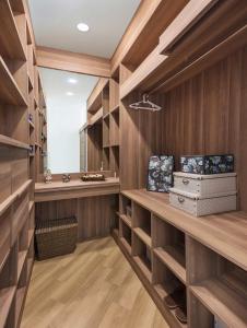 Calypso Garden by Villacarte