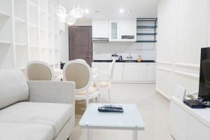 Spacious 1BR Apartment at Praxis By Travelio