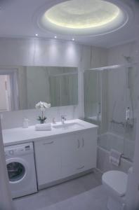 New Big Modern City Center Apartment