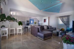 Sunrise Apartment Santorini