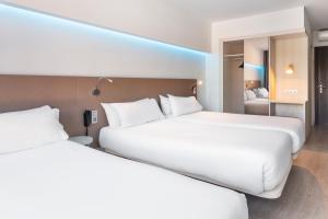 Triple Room room in B&B Hotel Donostia Aeropuerto