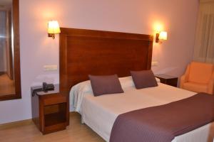 Superior Double or Twin Room with Hydromassage Bath room in Abadía Burgos Camino Santiago