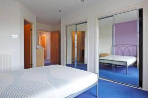 Comfortable, self contained 2 double beds town apartment near Pittodrie Stadium