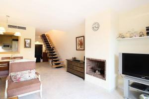 Sistachrentals Casa La Pletera 374 con jardin privado y piscina comunitaria