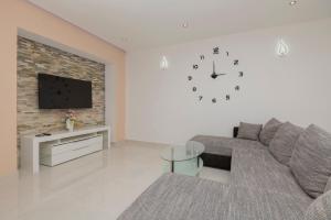 Apartments Radeljić